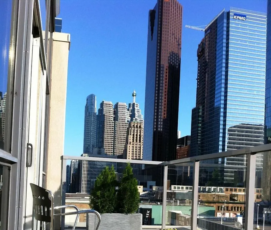 Yonge Suites Furnished Apartments 토론토