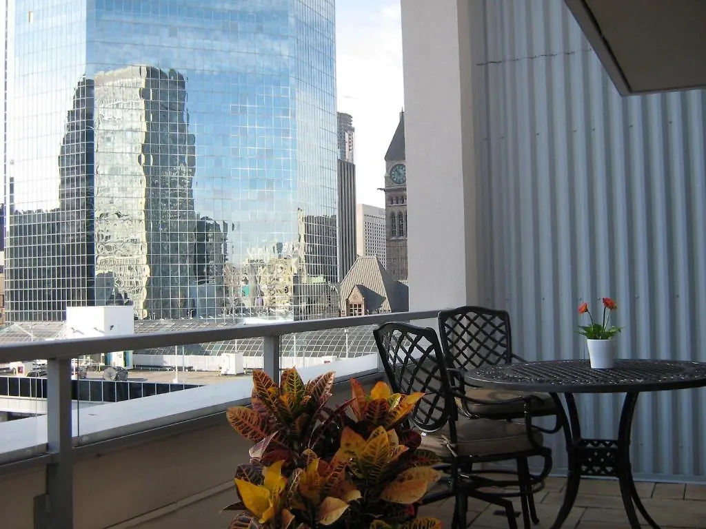 호텔 Yonge Suites Furnished Apartments 토론토